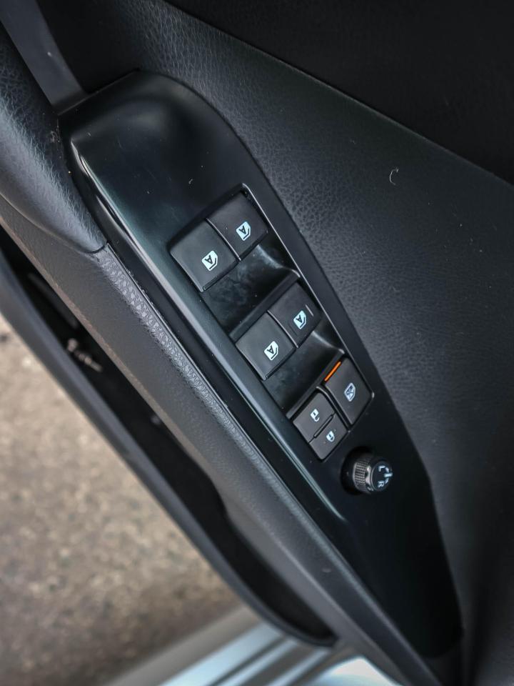 2019 Toyota Camry LE| HEATED SEATS| TOUCH SCREEN| APPLE CARPLAY Photo