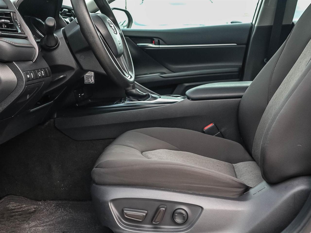 2019 Toyota Camry LE| HEATED SEATS| TOUCH SCREEN| APPLE CARPLAY Photo