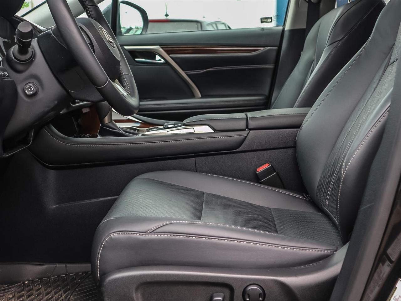 2018 Lexus RX 350 AWD| LEATHER|ROOF|NAV|HEAT/COOL SEATS| LOADED Photo