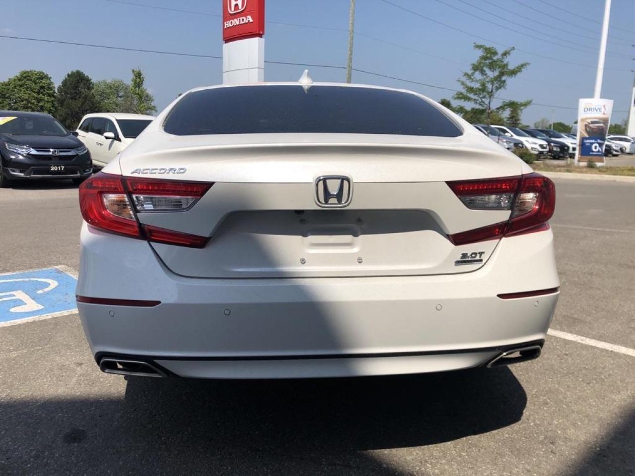 2020 Honda Accord Touring 2.0T Photo3