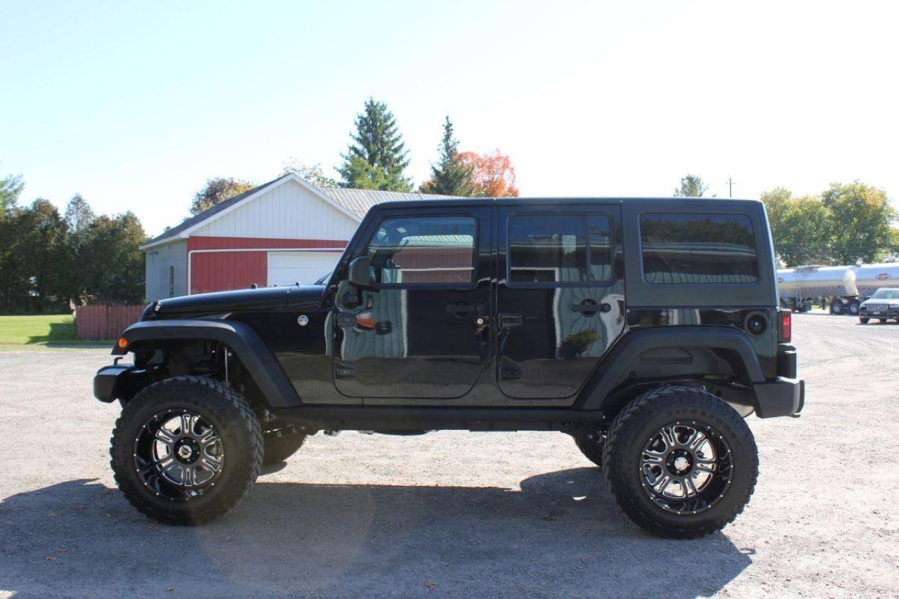 2018 Jeep Wrangler SPORT Photo4