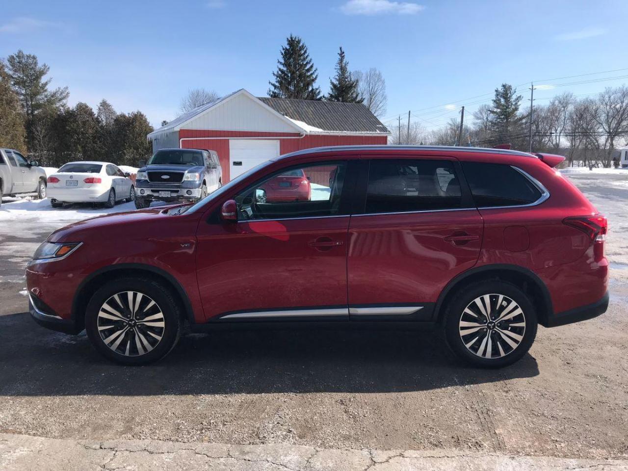 2019 Mitsubishi Outlander GT Photo3