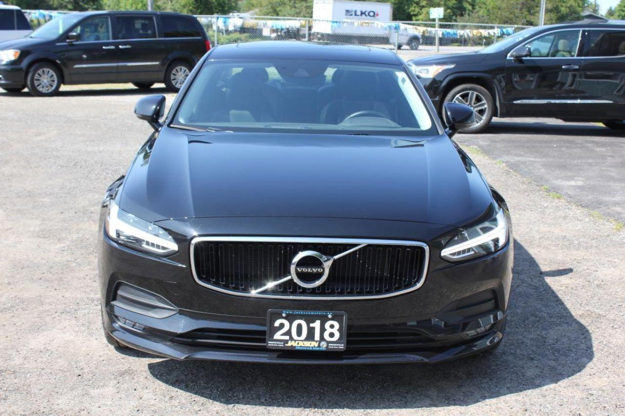 2018 Volvo S90 Momentum T5 Photo2