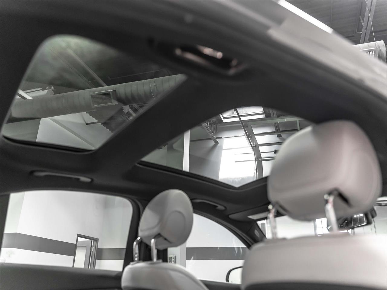 2016 Mercedes-Benz C 300 C 300|AMG Night Package|Burmester Sound|360 Camera|Accident Free Photo