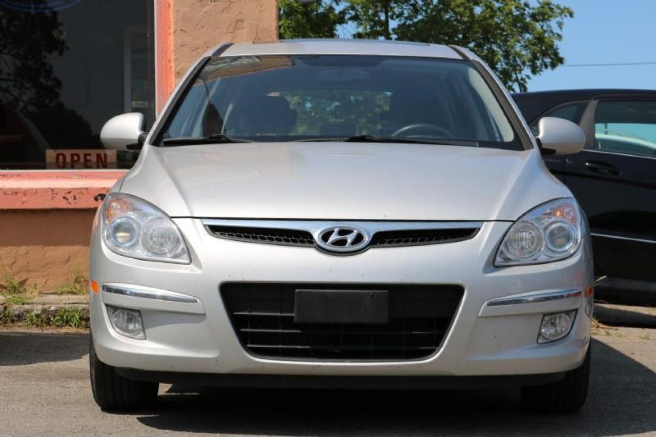 2011 Hyundai Elantra Touring SE Photo