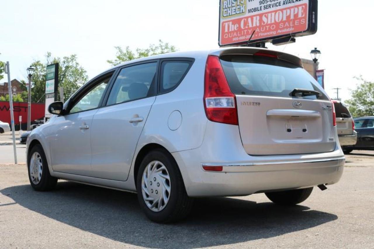 2011 Hyundai Elantra Touring SE Photo