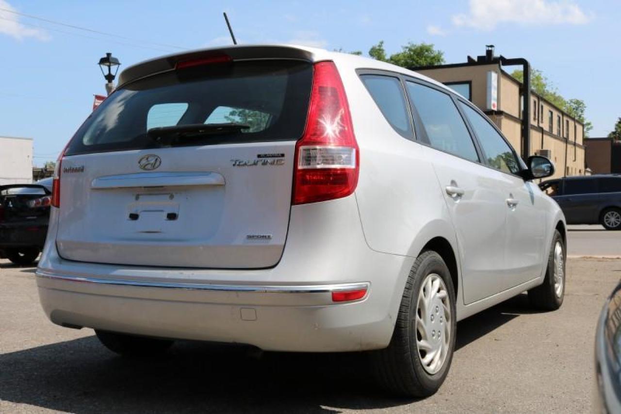 2011 Hyundai Elantra Touring SE Photo4