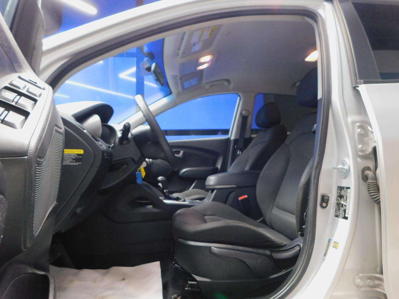 2015 Hyundai Tucson GL Heated Seats Bluetooh A/C Photo