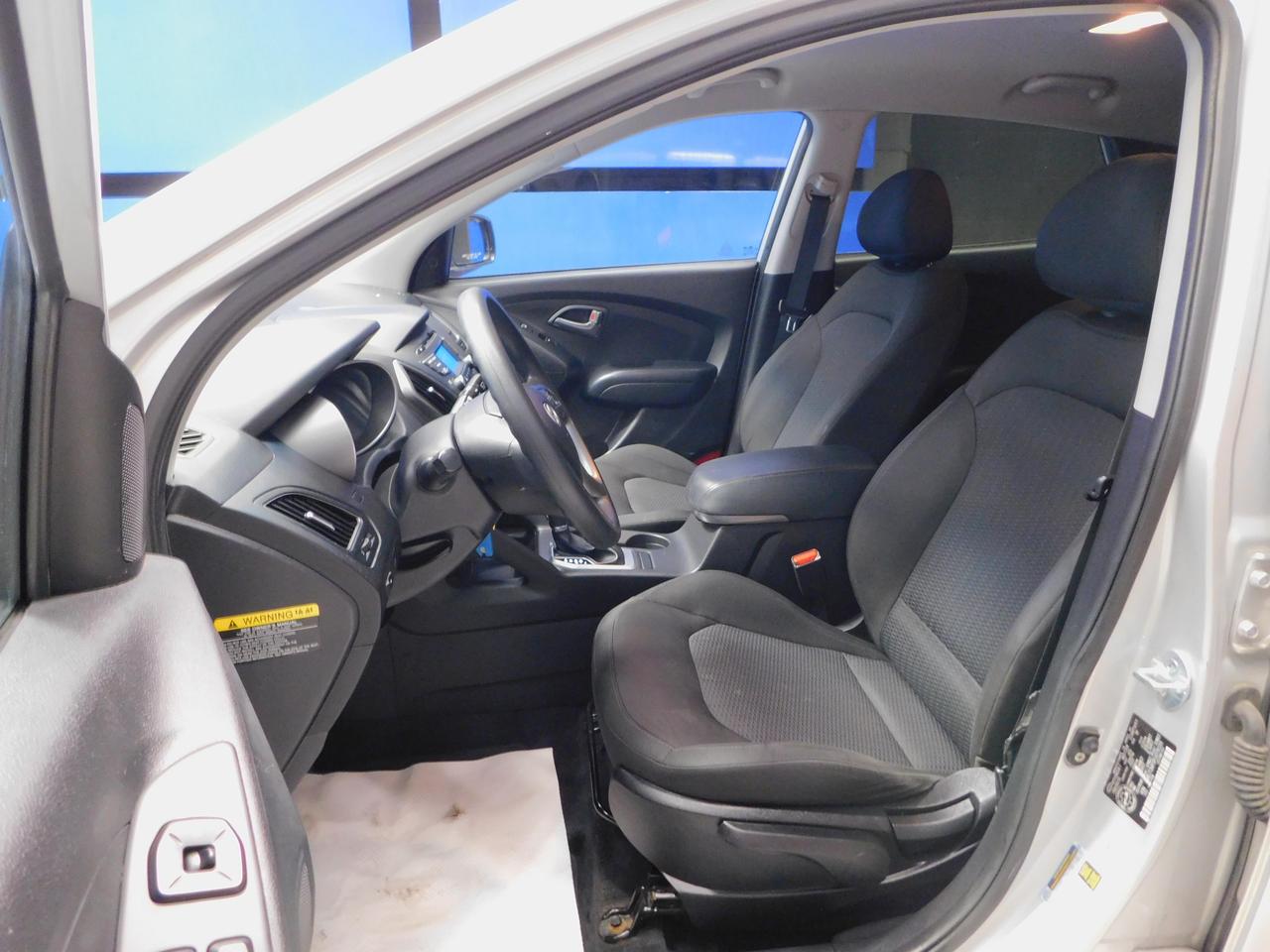 2015 Hyundai Tucson GL Heated Seats Bluetooh A/C Photo