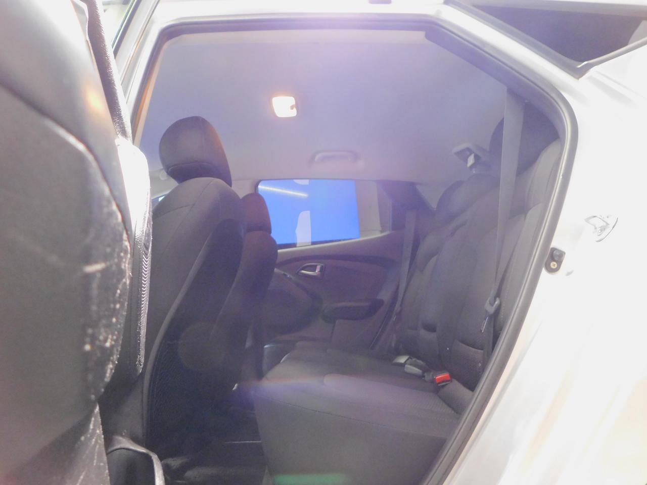 2015 Hyundai Tucson GL Heated Seats Bluetooh A/C Photo