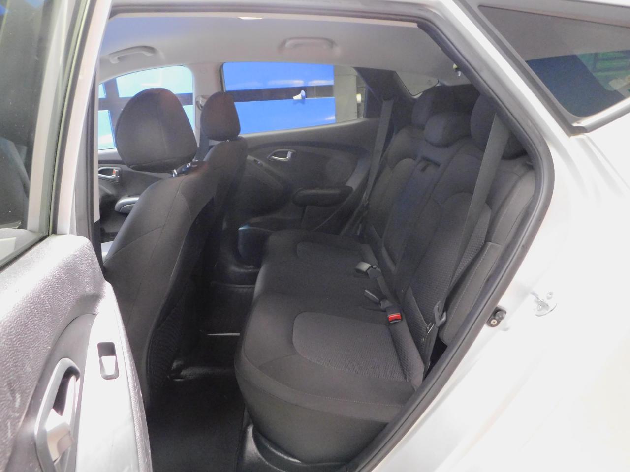 2015 Hyundai Tucson GL Heated Seats Bluetooh A/C Photo