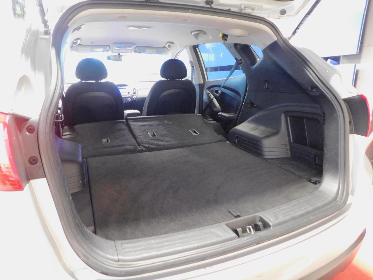 2015 Hyundai Tucson GL Heated Seats Bluetooh A/C Photo