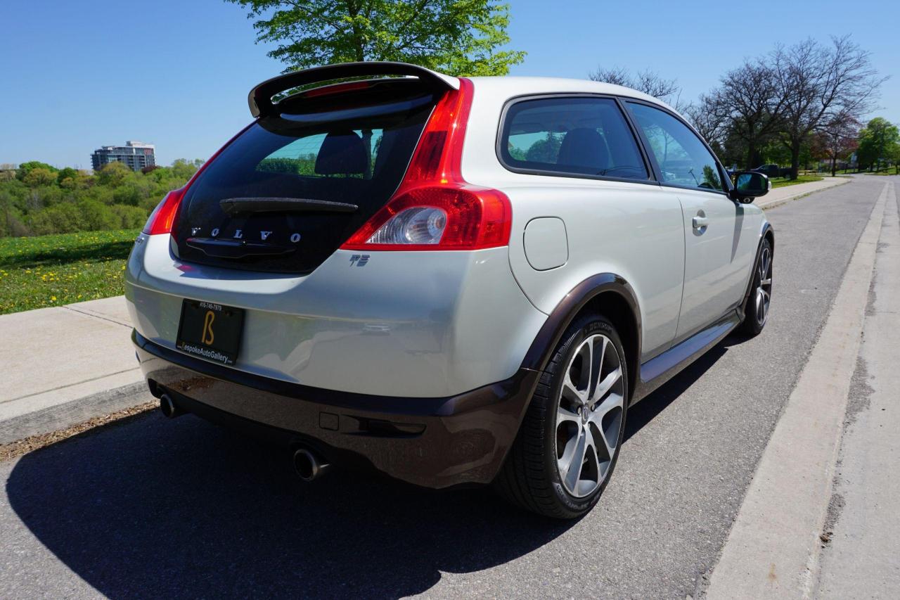 Used 2009 Volvo C30 RARE R-DESIGN/ MANUAL / 1 OWNER / NO ACCIDENTS for