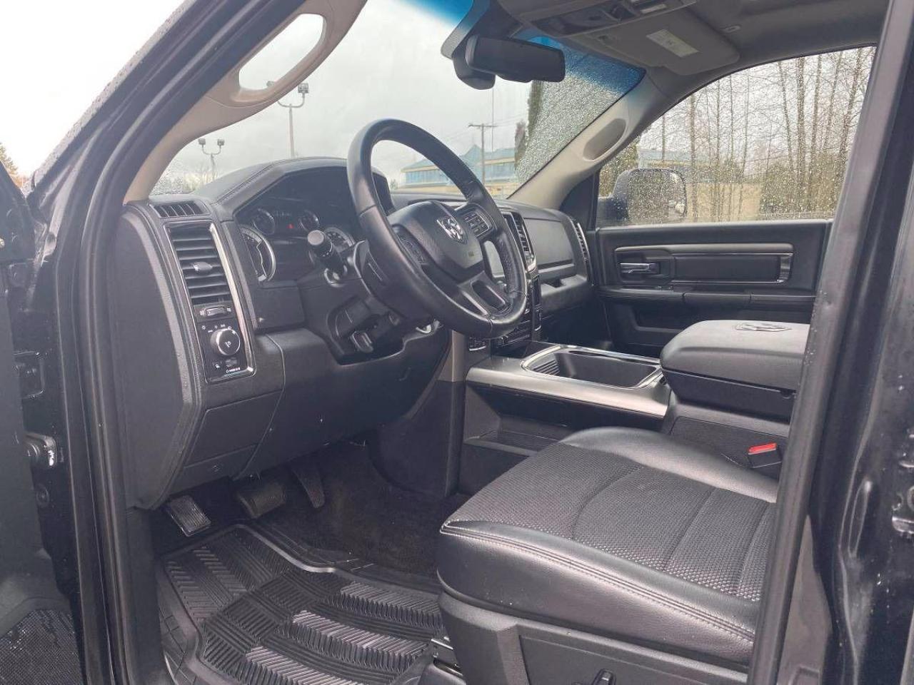 2017 RAM 1500 SPORT - Photo #12