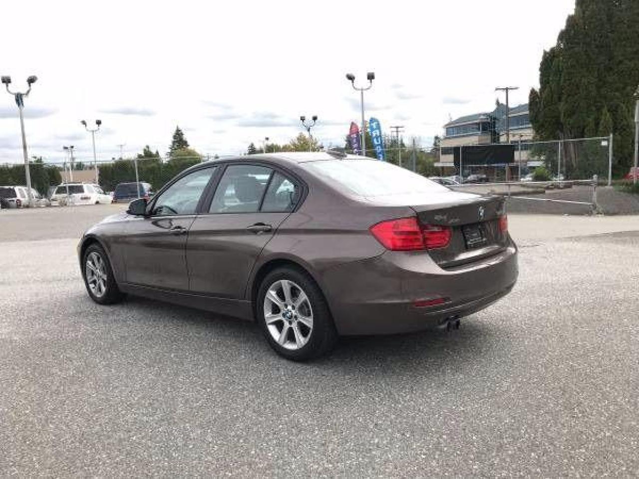 2013 BMW 328xi 328i xDrive - Photo #3