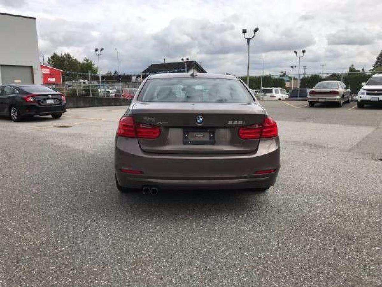 2013 BMW 328xi 328i xDrive - Photo #4