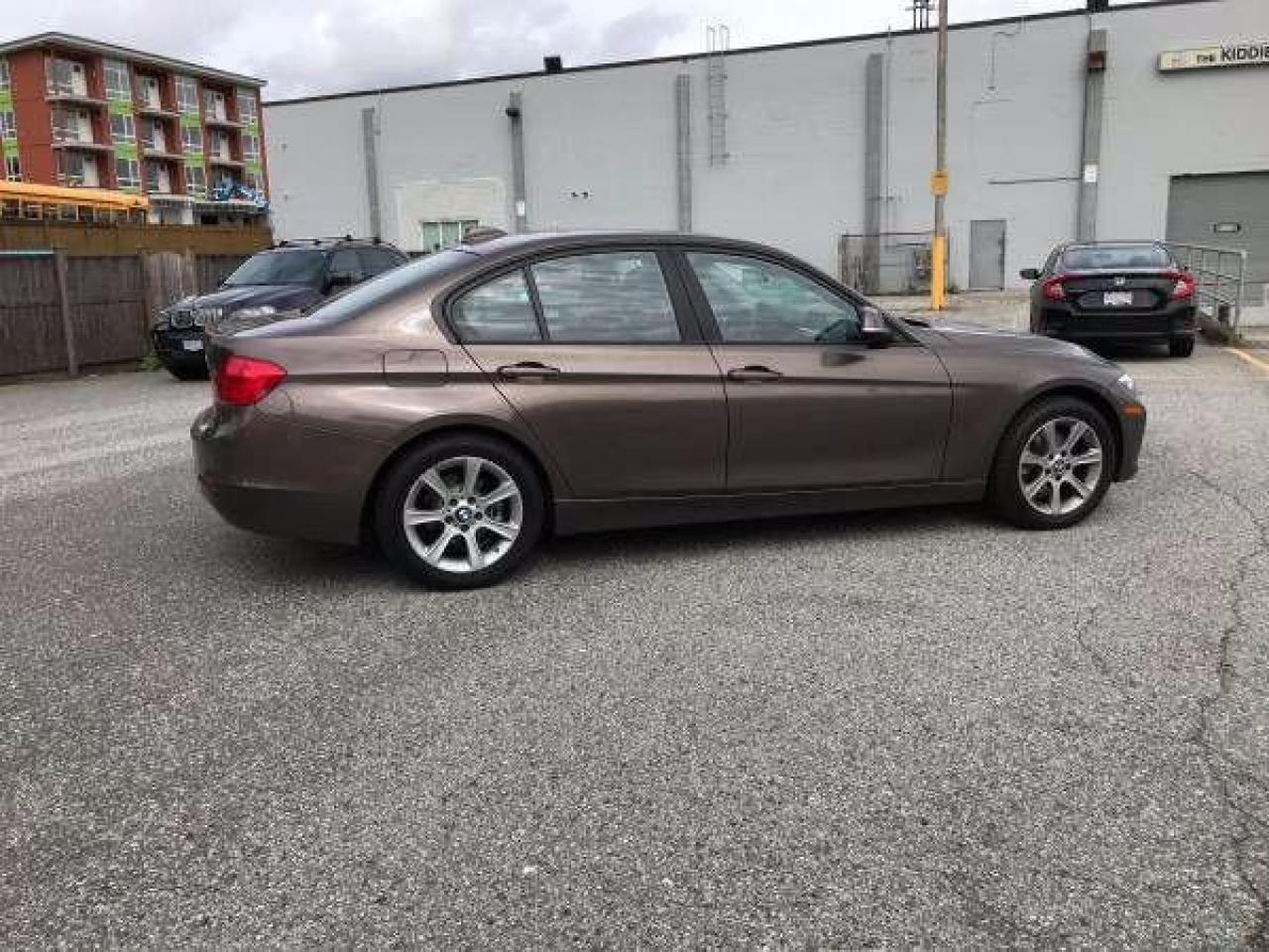 2013 BMW 328xi 328i xDrive - Photo #6
