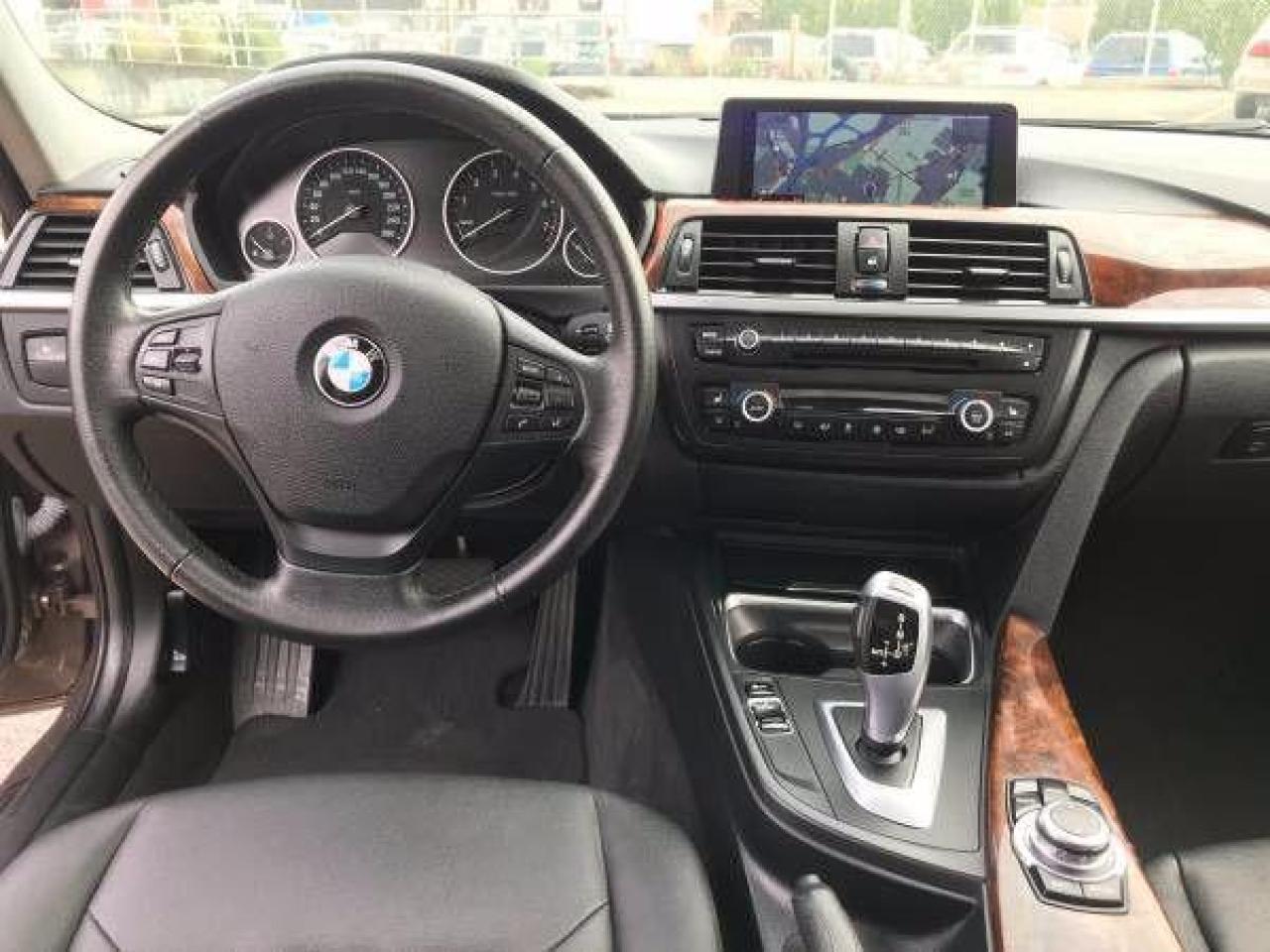 2013 BMW 328xi 328i xDrive - Photo #12