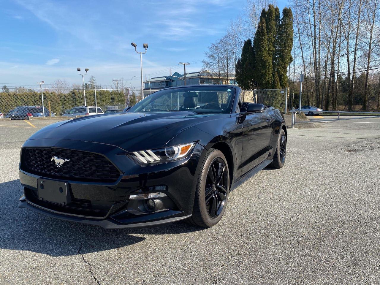 2016 Ford Mustang Premium - Photo #4