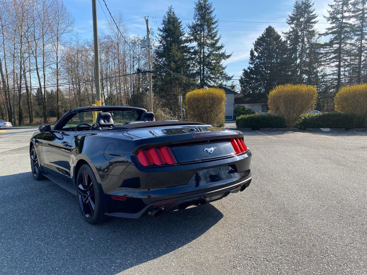 2016 Ford Mustang Premium - Photo #5