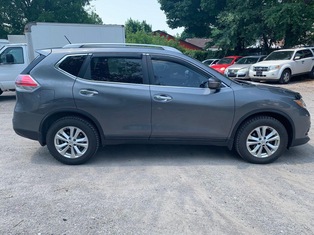 2015 Nissan Rogue SV. PANO ROOF, REVERSE CAMERA - Photo #4