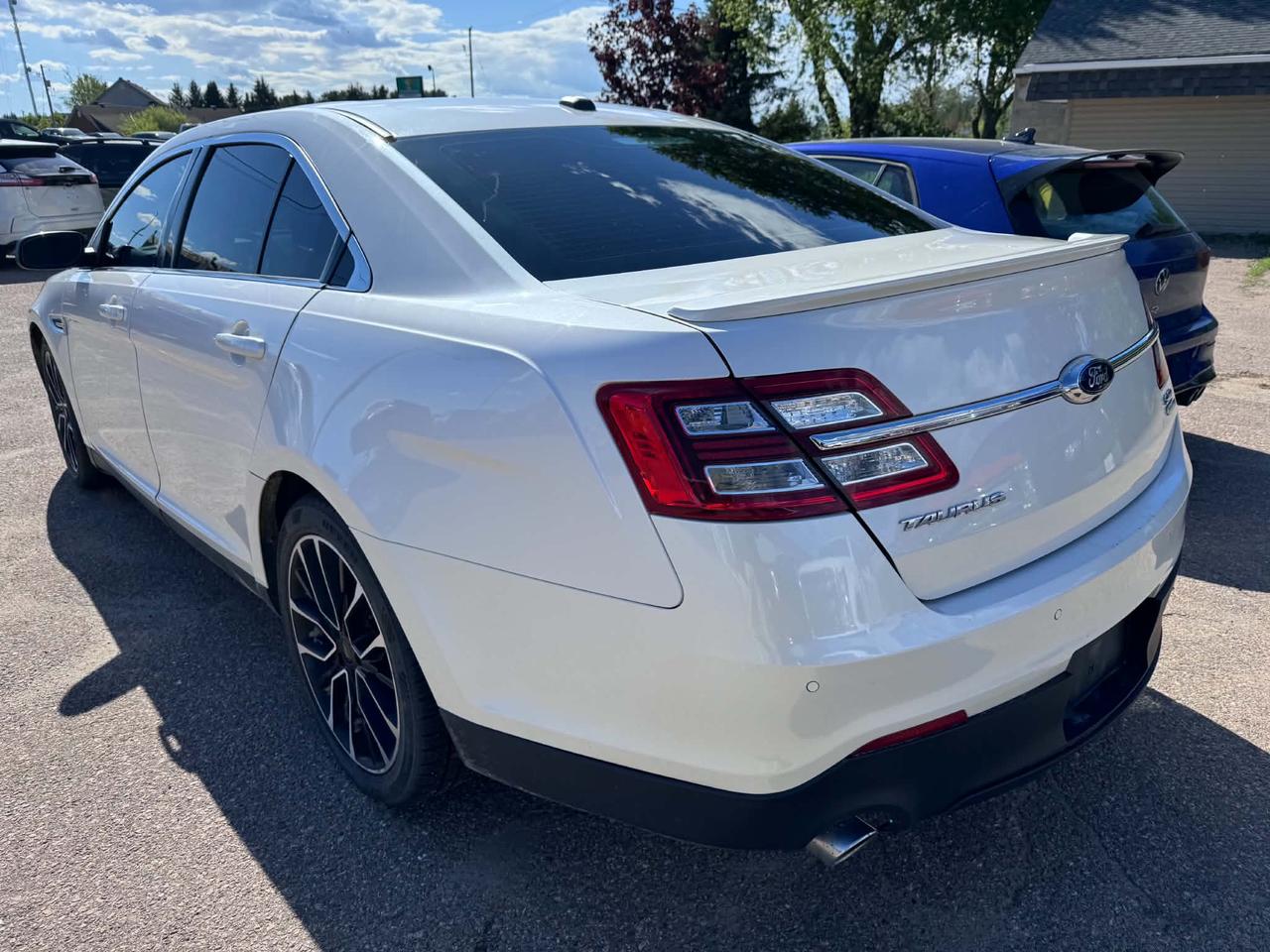 2018 Ford Taurus LIMITED Photo