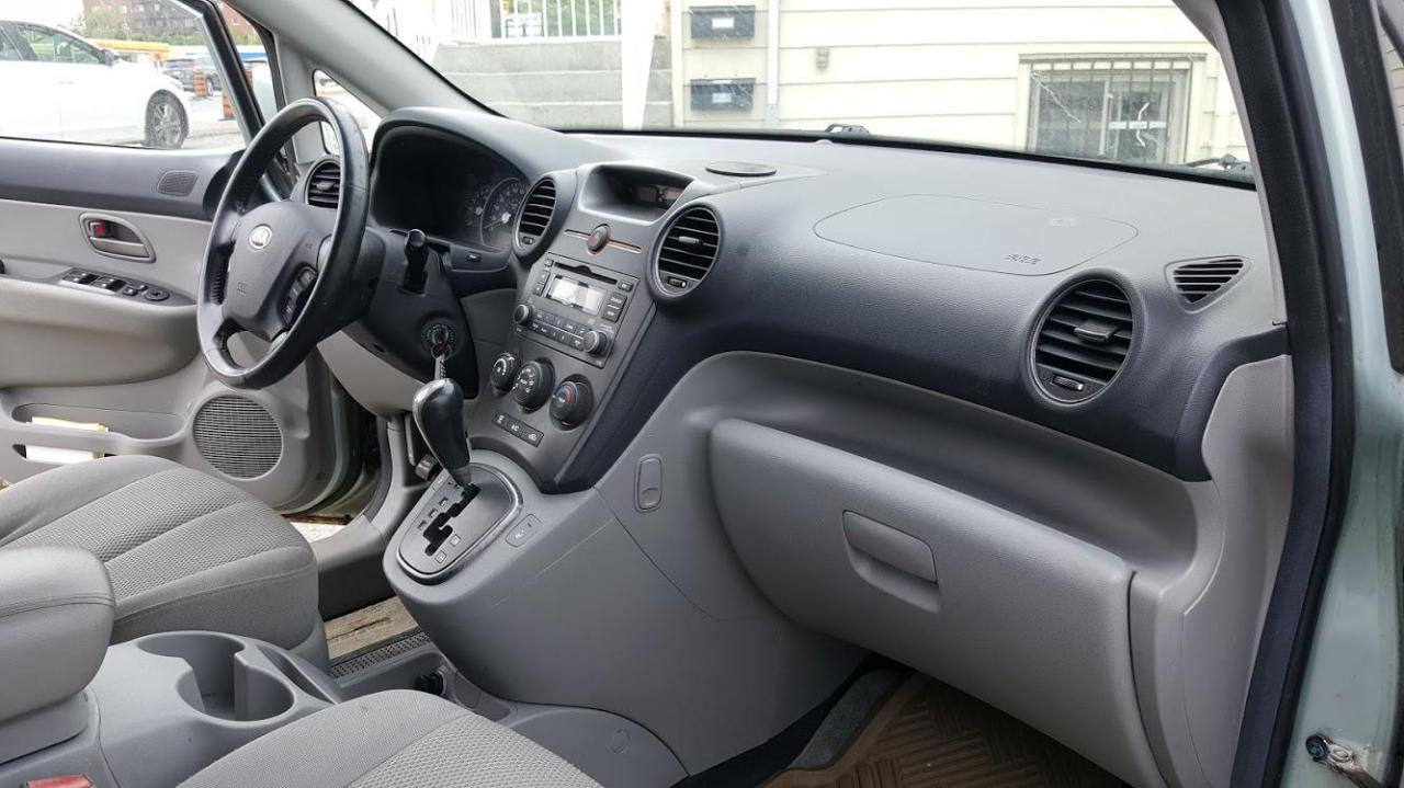 2008 Kia Rondo Excellent Condition / Certified  / Warranty Photo2