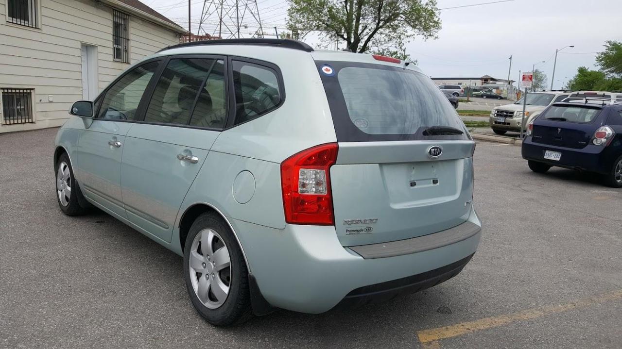 2008 Kia Rondo Excellent Condition / Certified  / Warranty Photo4