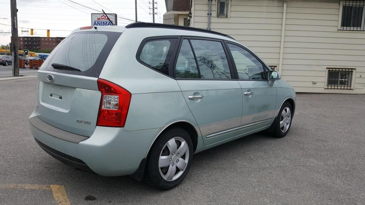 2008 Kia Rondo Excellent Condition / Certified  / Warranty Photo