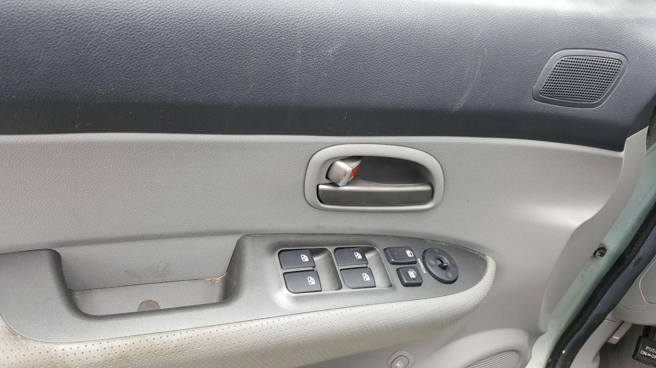 2008 Kia Rondo Excellent Condition / Certified  / Warranty Photo