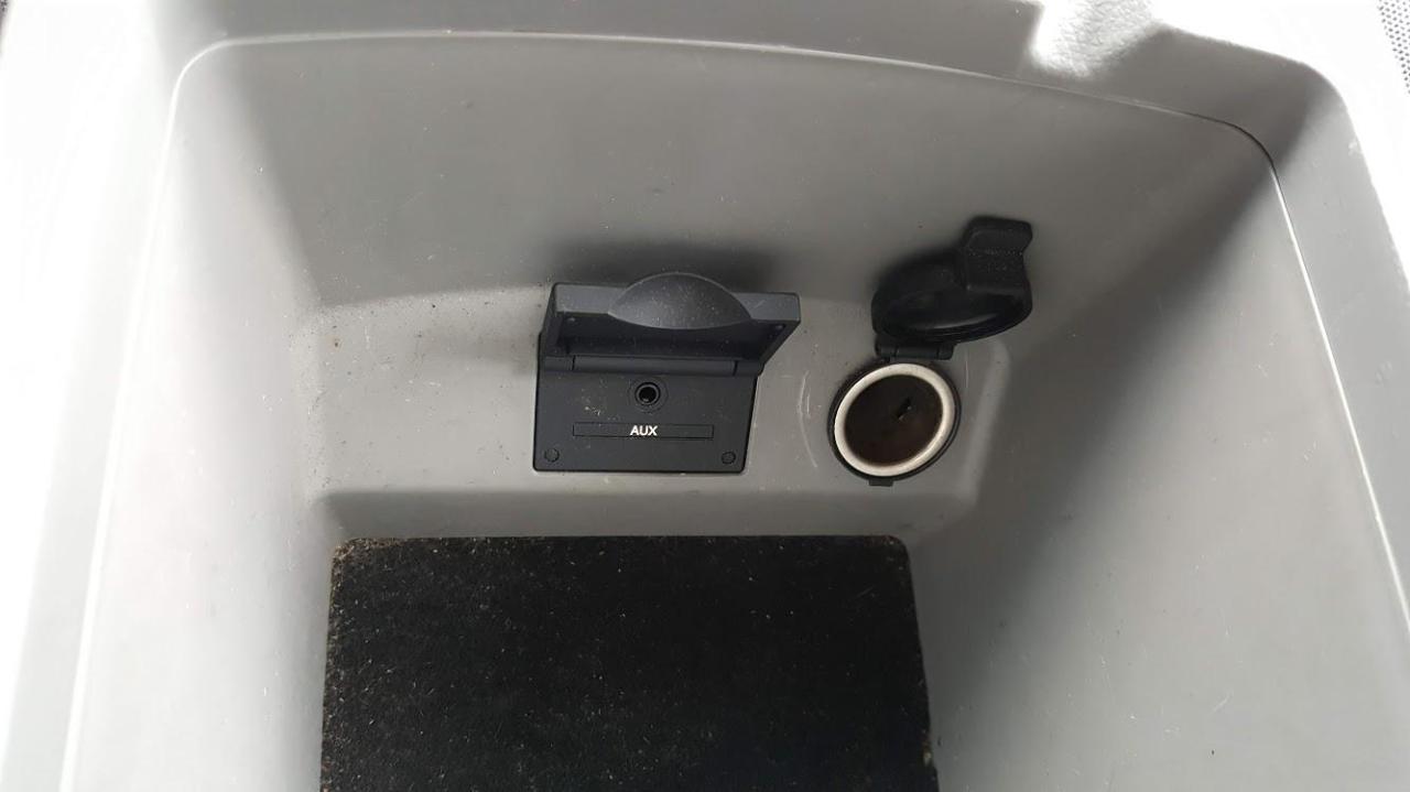 2008 Kia Rondo Excellent Condition / Certified  / Warranty Photo