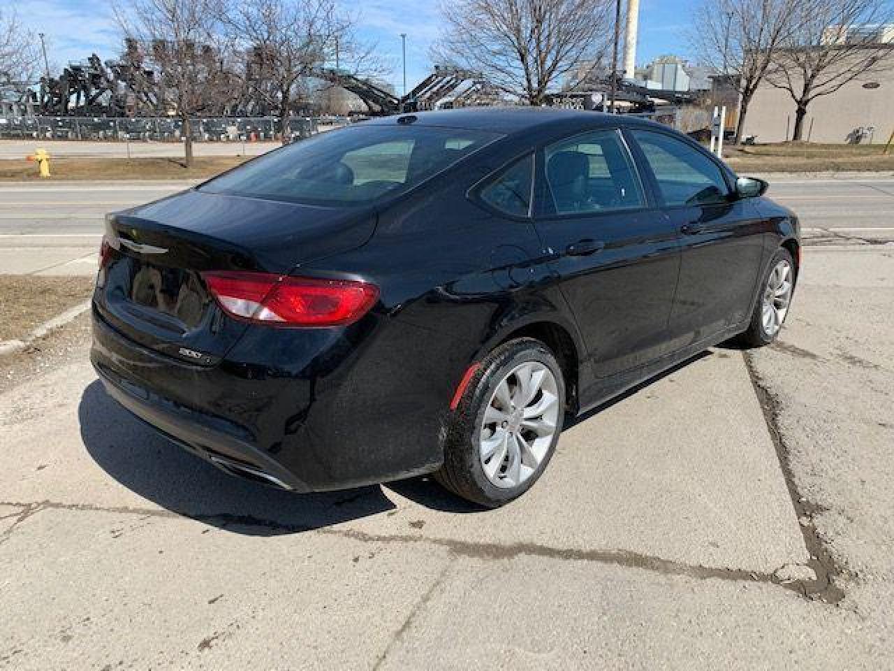 2015 Chrysler 200 S Model,Certified,Low km’s,A/C cold,Beautiful Ride Photo