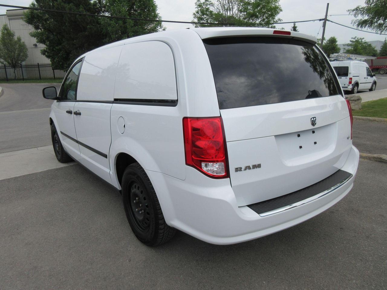 2015 RAM Cargo Van  Photo4