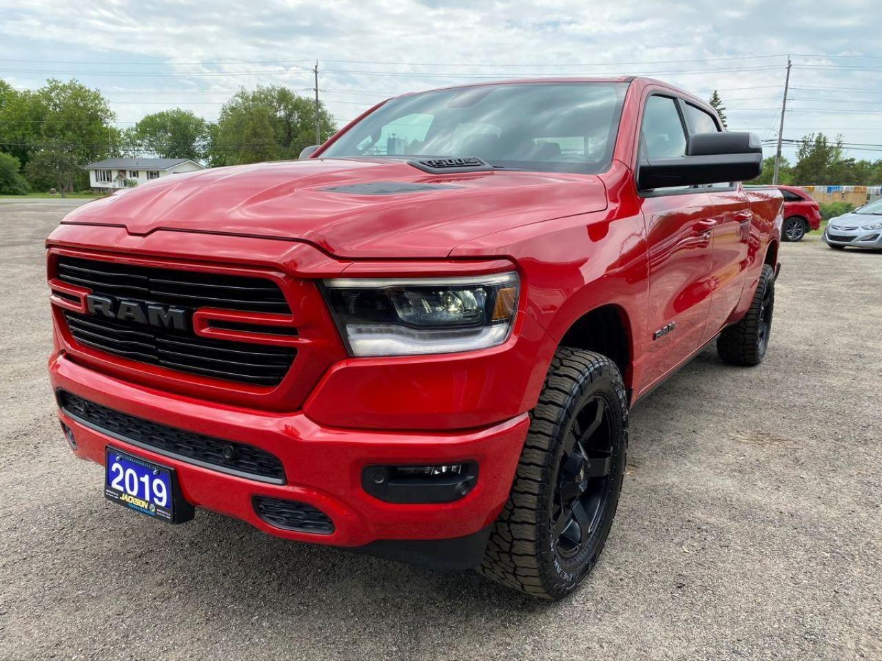 2019 RAM 1500 SPORT Photo4
