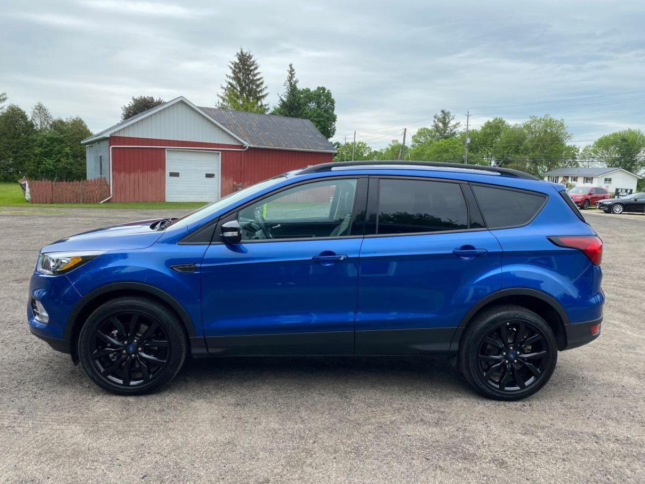 2019 Ford Escape Titanium Photo3