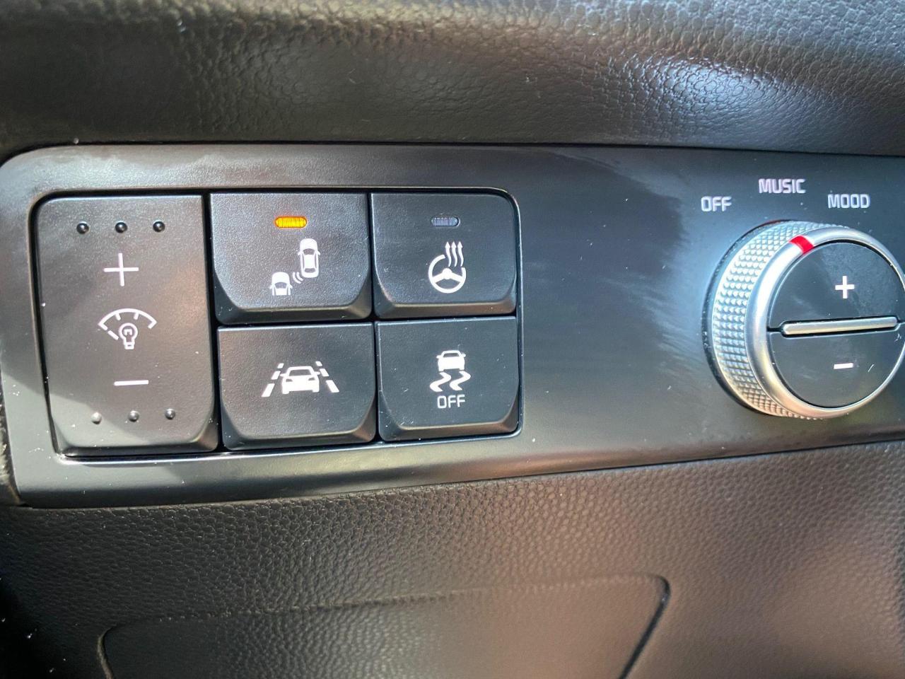 2017 Kia Soul Top of the line EX Tech! Low Milage! No Accidents! - Photo #25