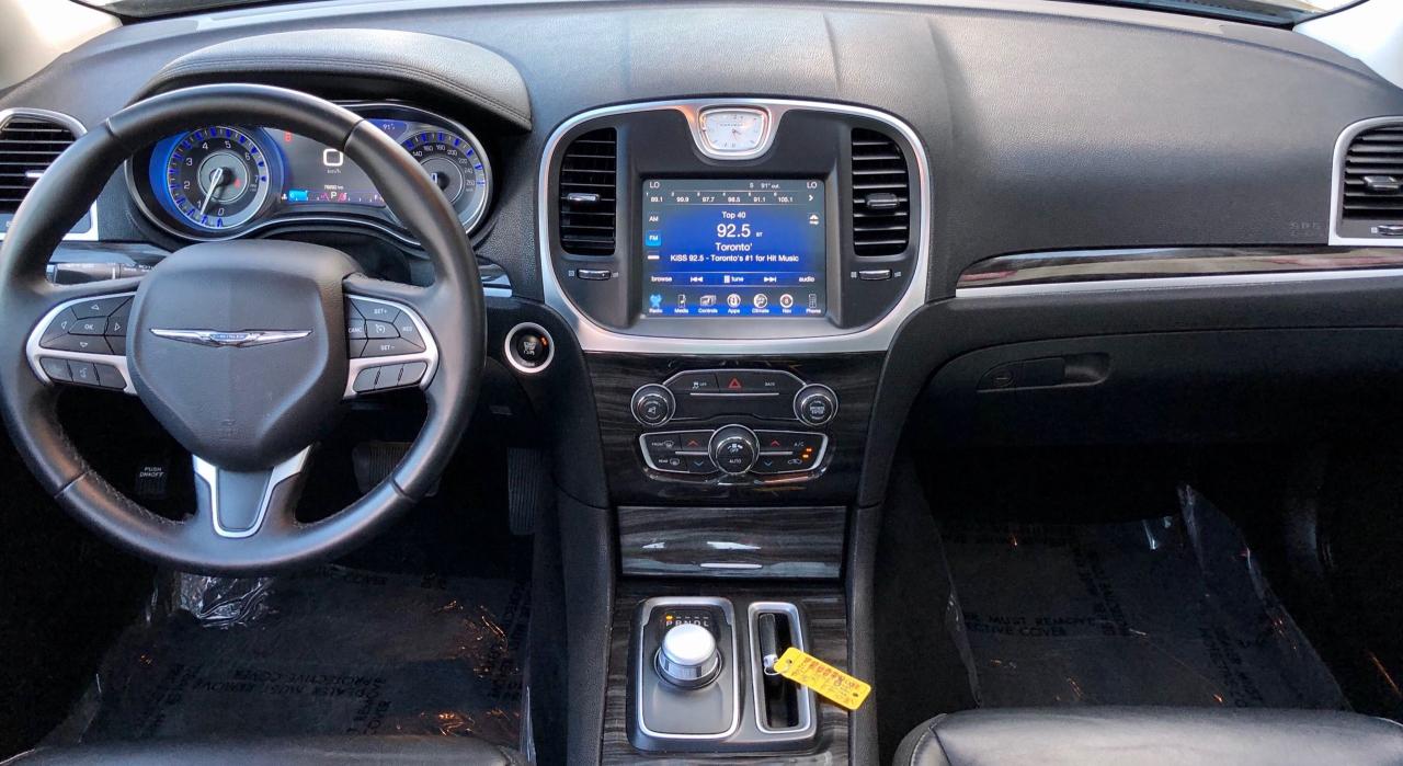 2016 Chrysler 300 TOURING-ALL CREDIT ACCEPTED Photo4