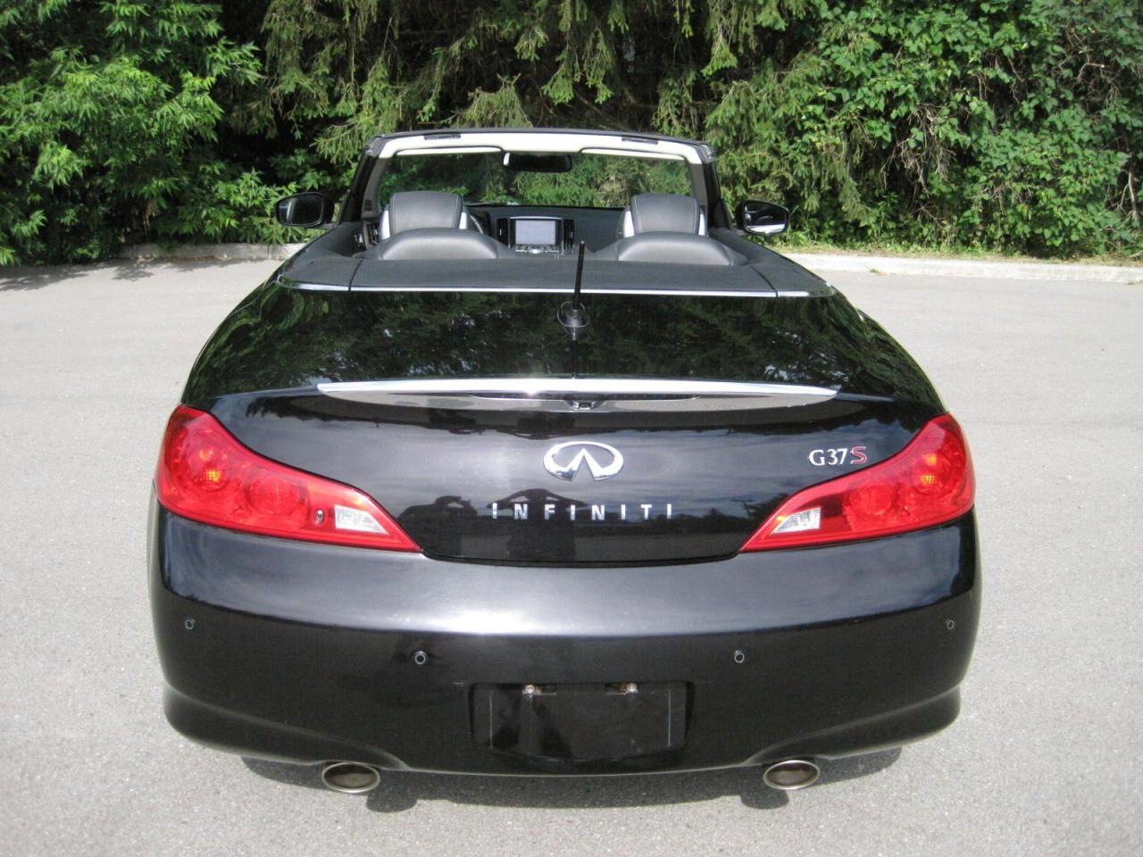 2013 Infiniti G37 Sport Convertible - Photo #17
