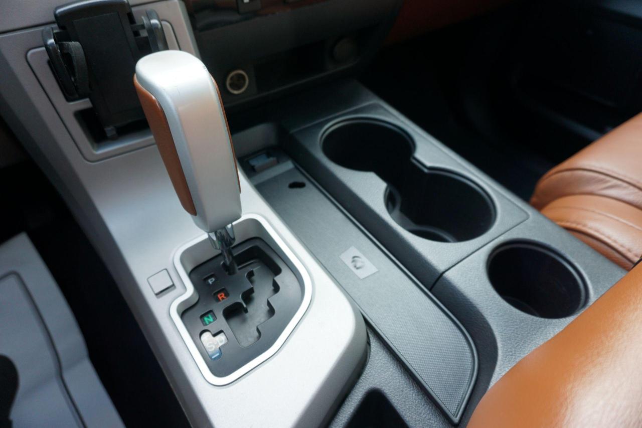 2007 Toyota Tundra 1 OWNER /NO ACCIDENTS CREWMAX /LTD /STUNNING COMBO - Photo #14