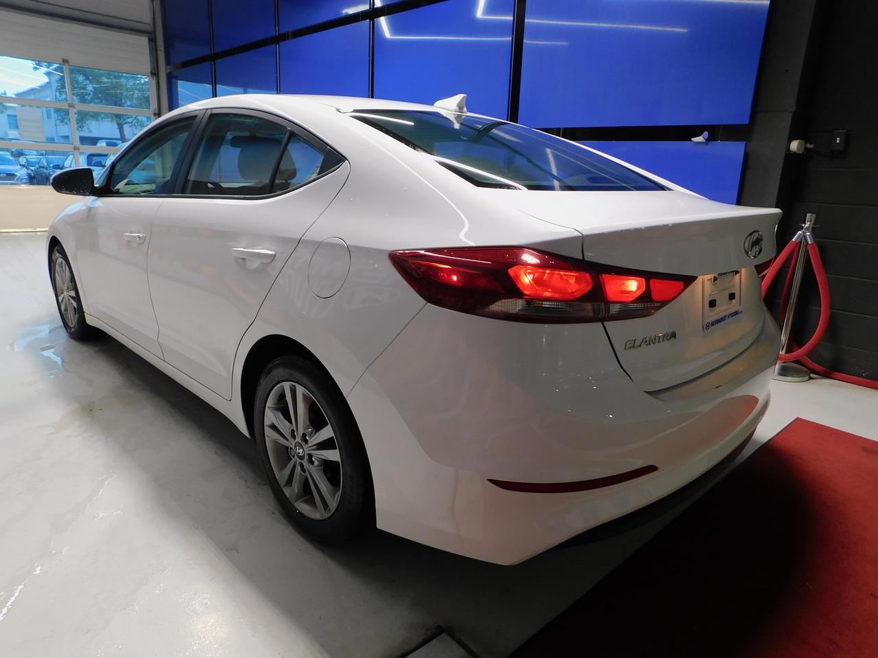 2017 Hyundai Elantra GL Photo