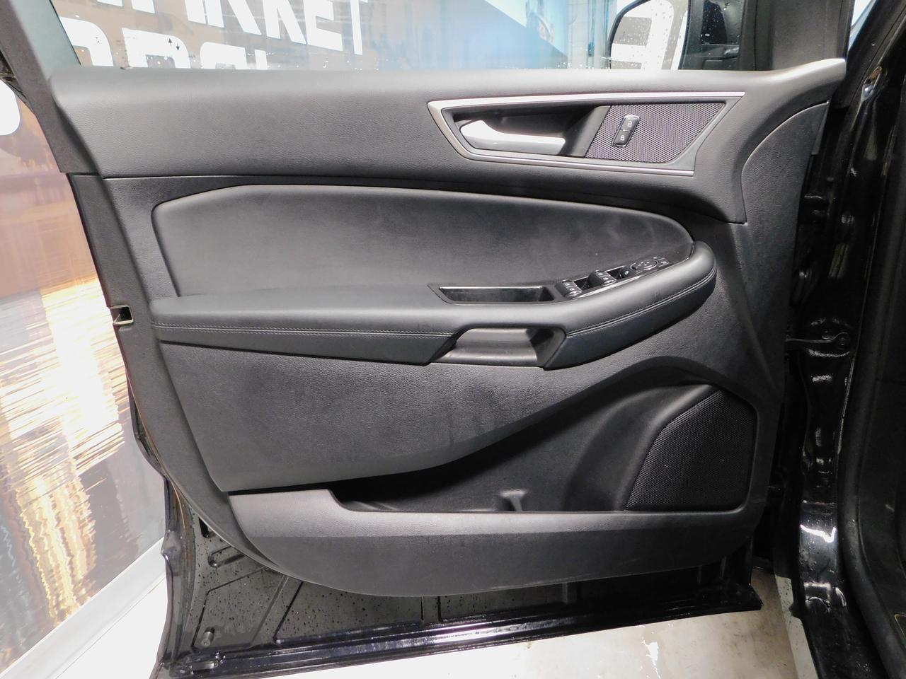 2020 Ford Edge SEL Navigation Leather Photo