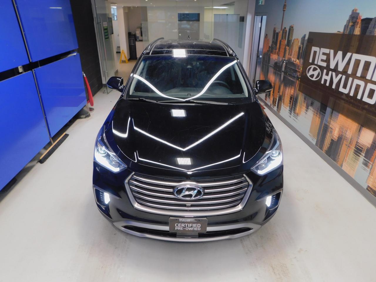 2017 Hyundai Santa Fe XL Ultimate Sunroof AWD Photo