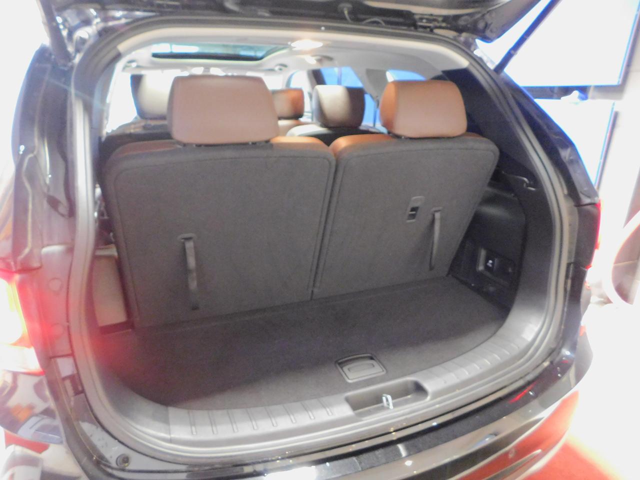 2017 Hyundai Santa Fe XL Ultimate Sunroof AWD Photo