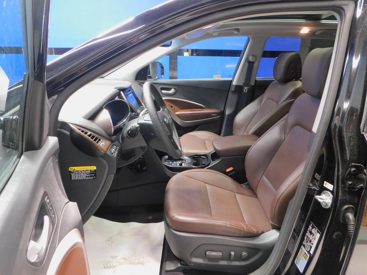 2017 Hyundai Santa Fe XL Ultimate Sunroof AWD Photo