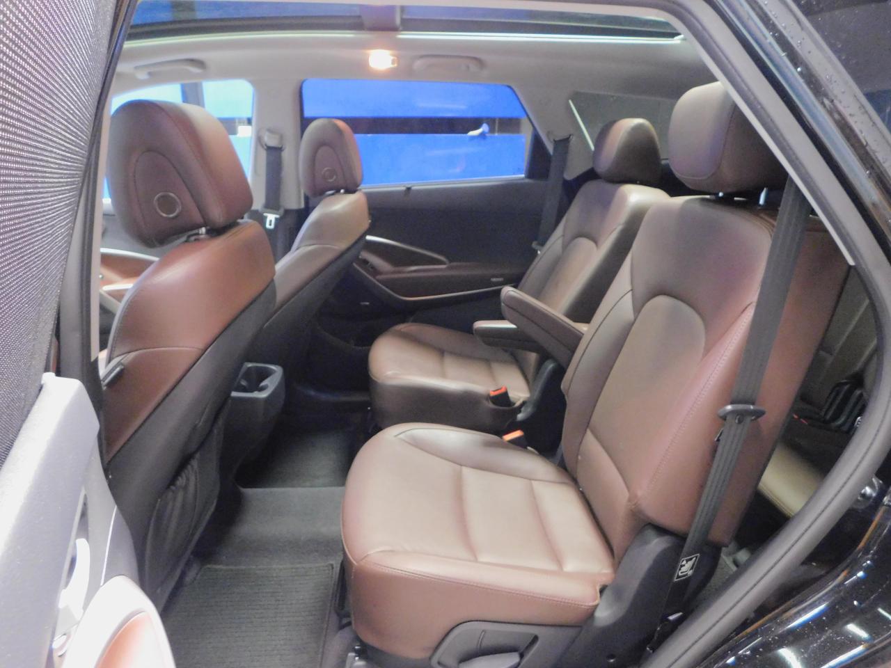 2017 Hyundai Santa Fe XL Ultimate Sunroof AWD Photo