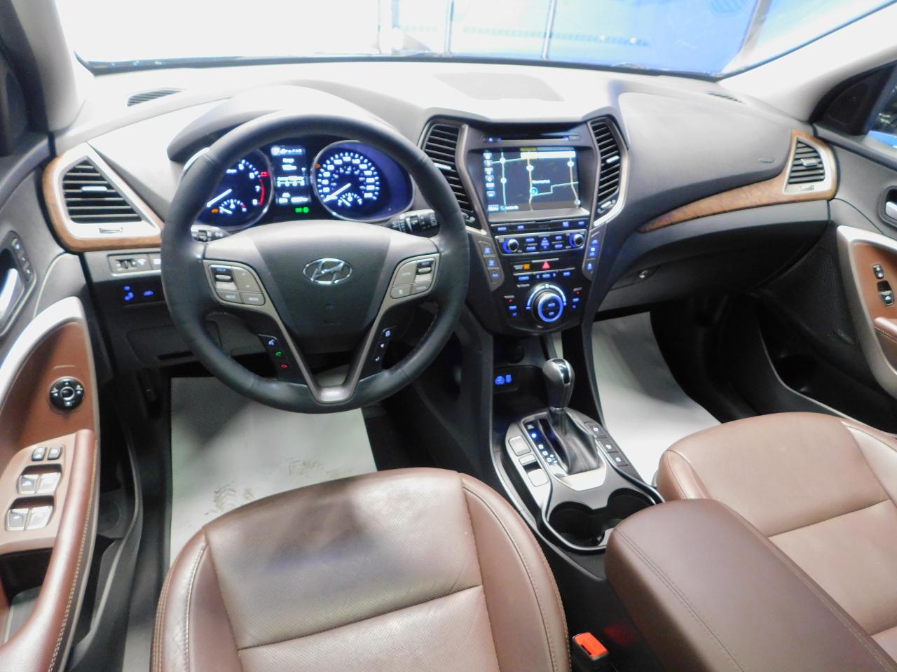 2017 Hyundai Santa Fe XL Ultimate Sunroof AWD Photo