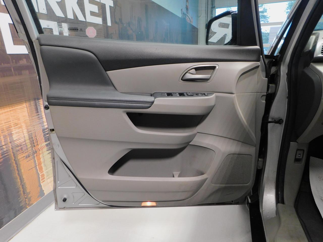 2012 Honda Odyssey EX Photo