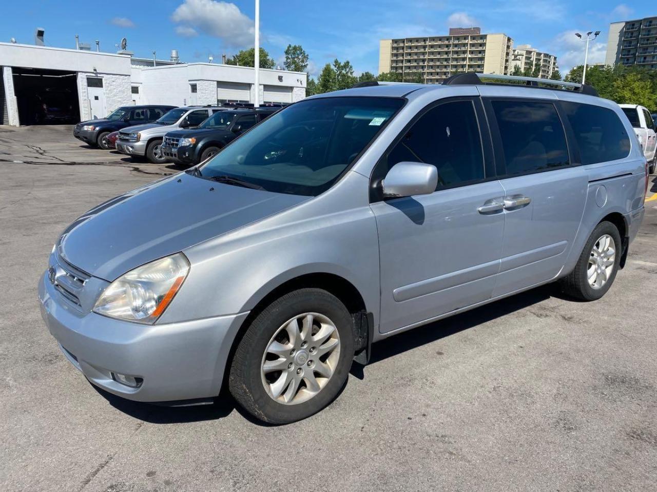 2008 kia van