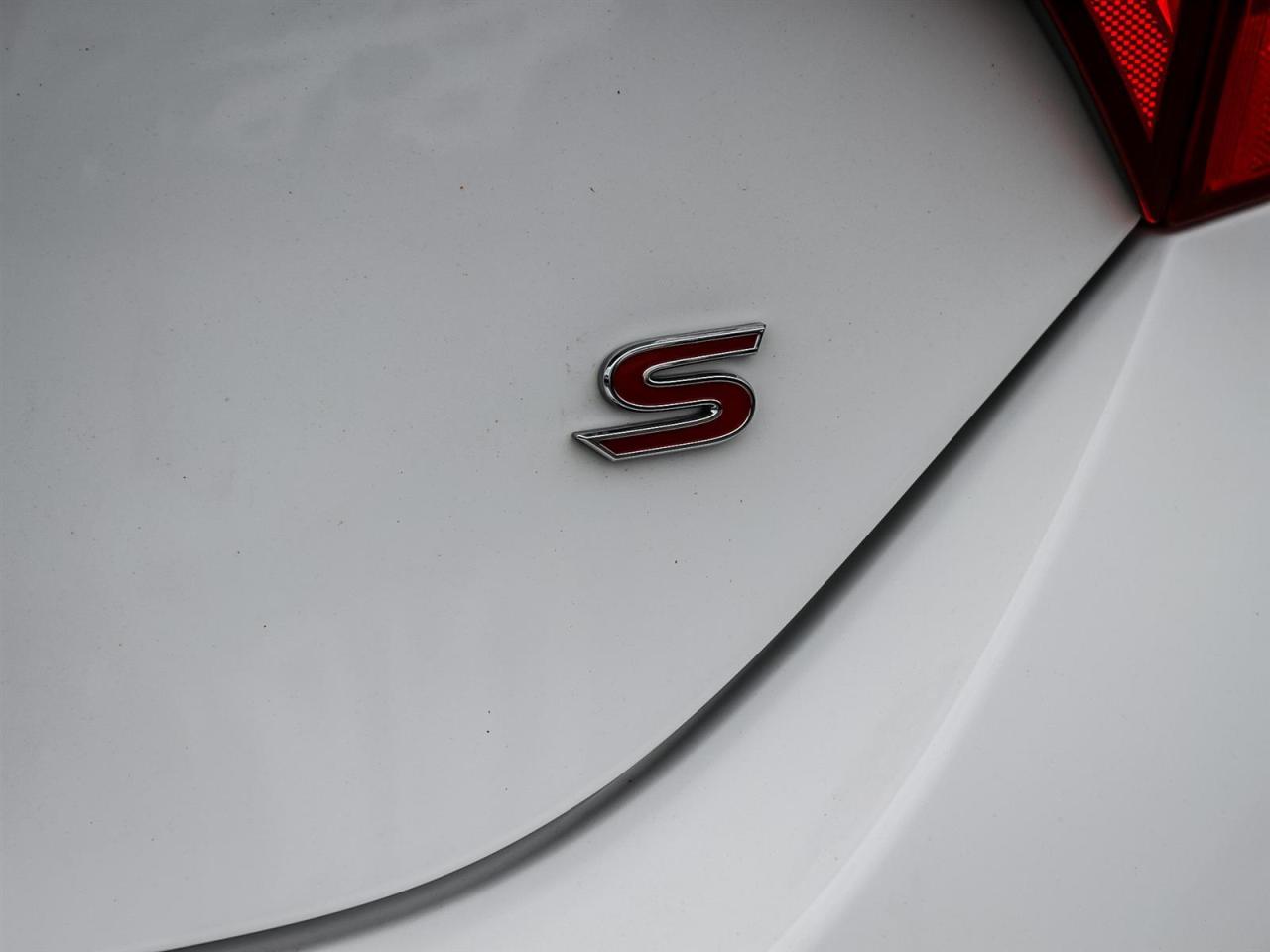 2016 Toyota Corolla S| HEATED SEATS| BLUETOOTH| TOUCH SCREEN Photo