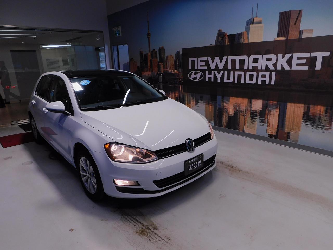 2015 Volkswagen Golf Trendline Sunroof! Leather! Alloys! Photo2